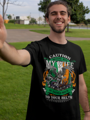 t shirt mockup of a smiling man taking a selfie 32321