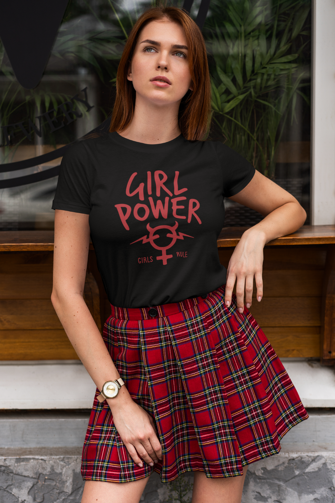 mockup-of-a-stylish-woman-wearing-a-basic-round-neck-tee-4306-el1.png Tričko s potlačou – Girls power, girls rule – Obrázok 1
